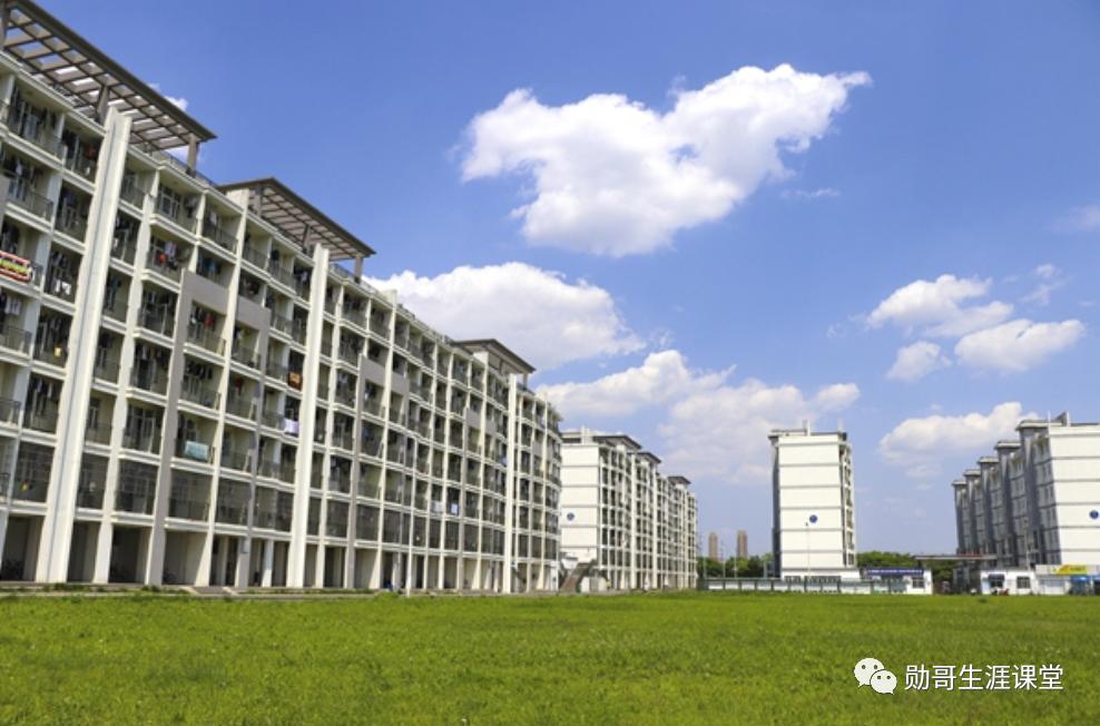 太厉害!这所独立学院录取线超公*本科办**,考教师编,全省第三