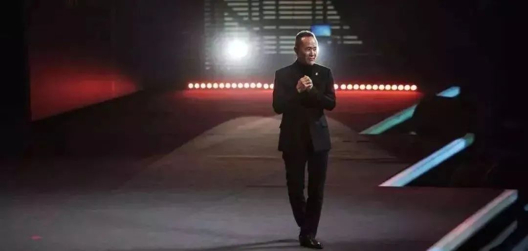 万科老总王石,王石老无所依照片