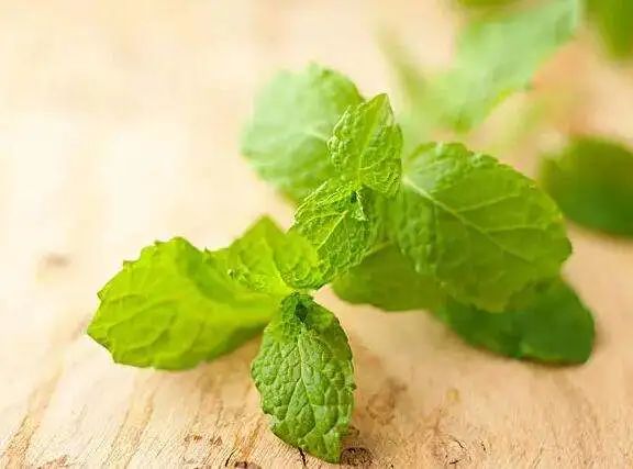 睡前泡澡能缓解鼻塞吗,儿童风热感冒用什么泡澡