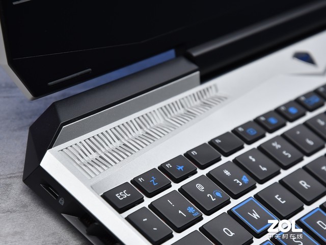 全面屏游戏本推荐机械师f117v猎鹰,机械师f117-v战龙测评