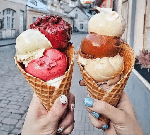 刚刚开学半个月，下沙大学城又下“重磅*弹炸**”！进圈就能9元畅吃美食，还能体验穿梭时空的任意门