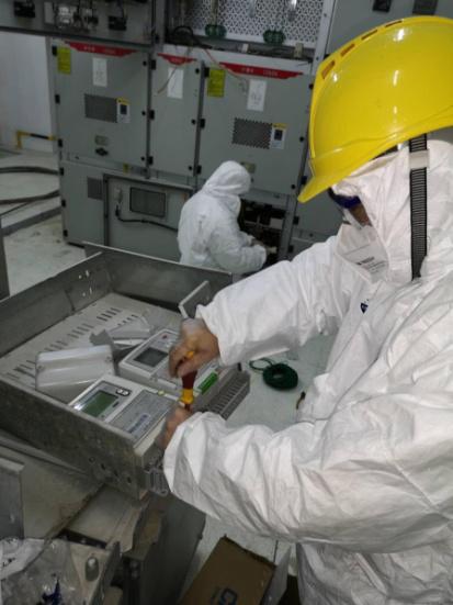 家里总电闸关掉电表数字还在跳,把总闸关掉电表还在闪正常吗