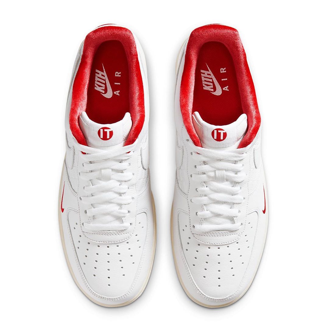 天鹅绒内衬+奢华皮料！白红KITHxAirForce1官图释出