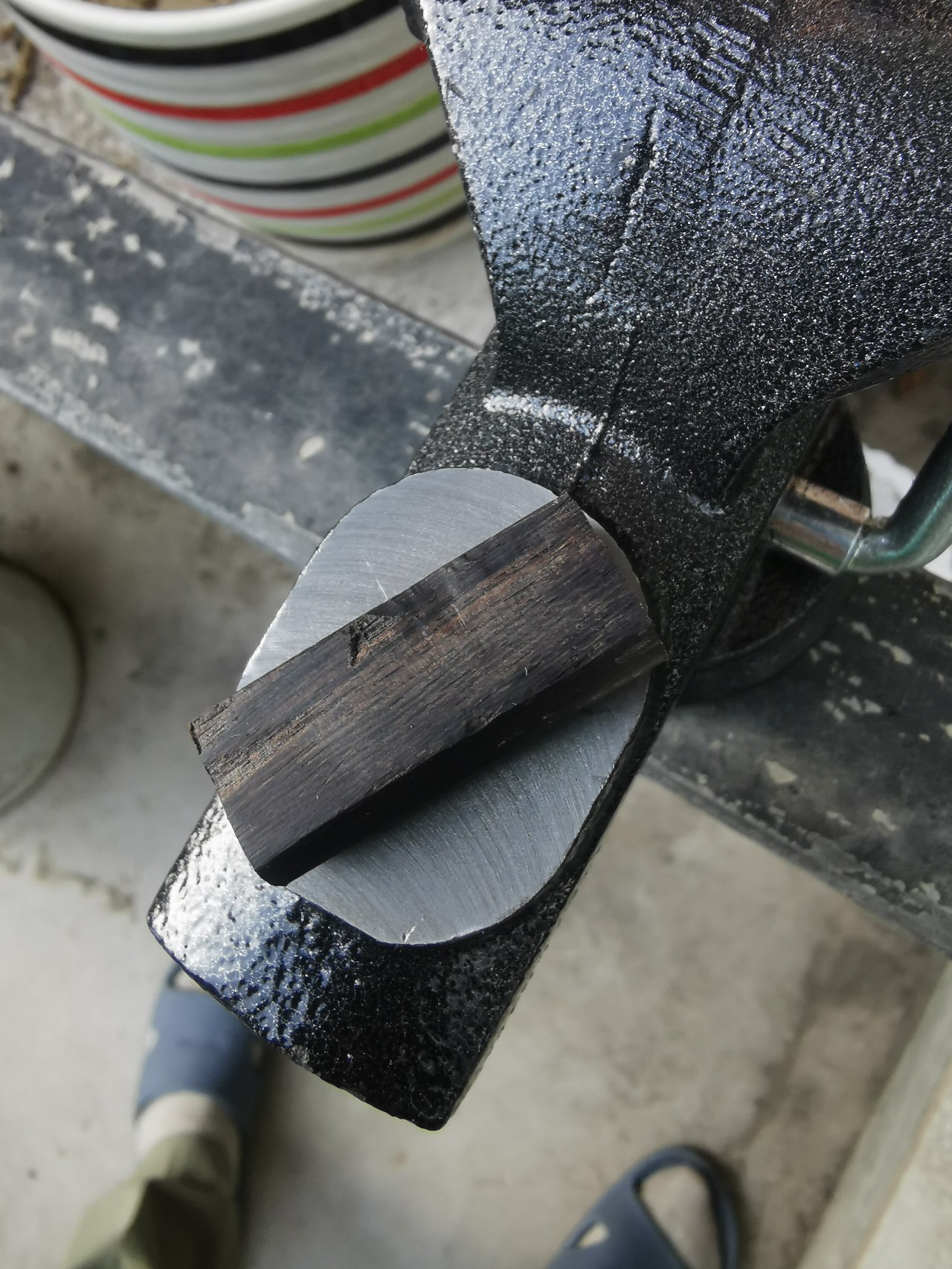 大动干戈精雕细琢修复钓箱，不料被老婆一顿...