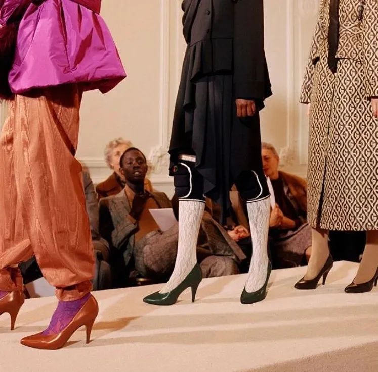 我终于等到了阔腿裤不再时髦的这一天…