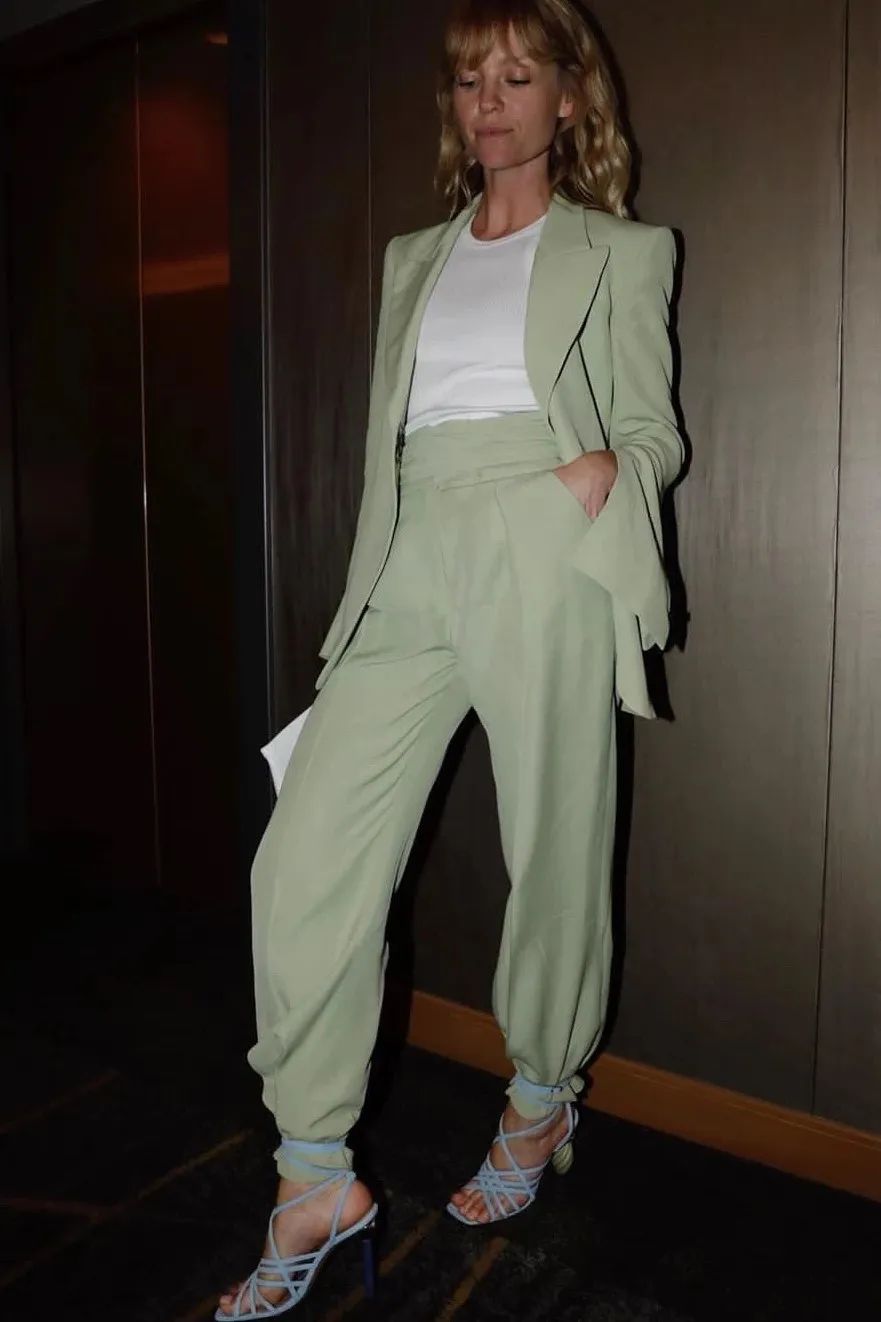 我终于等到了阔腿裤不再时髦的这一天…