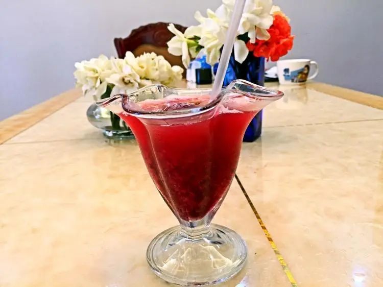 吃杨梅的季节尝一尝春天的味道,昆明又到了吃花的季节