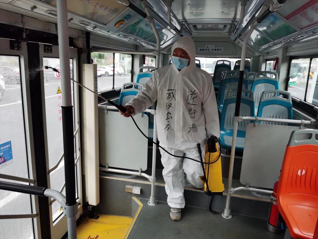 76天的谎言,一双40码运动鞋……看武汉公交青年的战疫故事