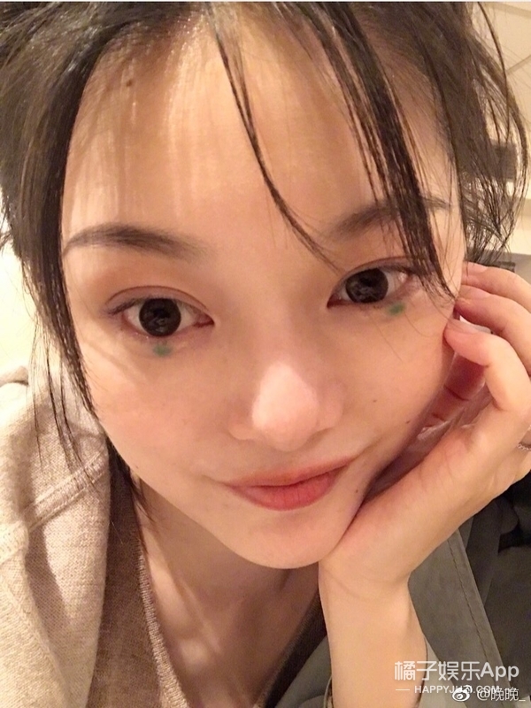 网红鼻祖晚晚和舒淇同框比美赢了？妆容穿搭都有小心机，来抄作业