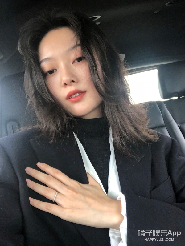 网红鼻祖晚晚和舒淇同框比美赢了？妆容穿搭都有小心机，来抄作业