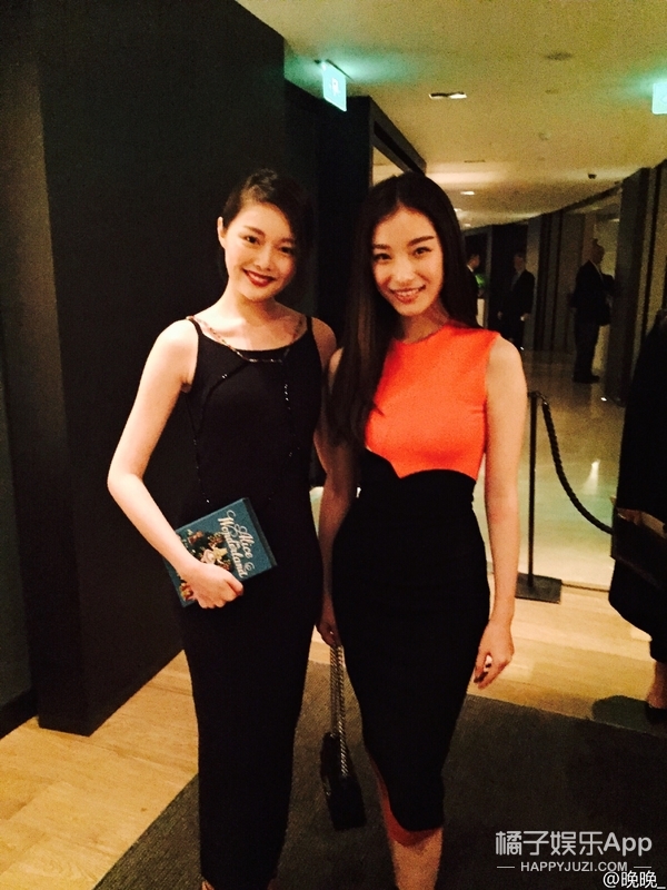 网红鼻祖晚晚和舒淇同框比美赢了？妆容穿搭都有小心机，来抄作业