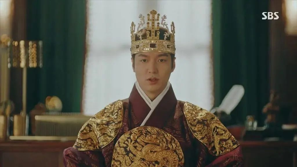 曾因长相被骂到注销账号，这位韩国单眼皮女孩颠覆了我们的审美....