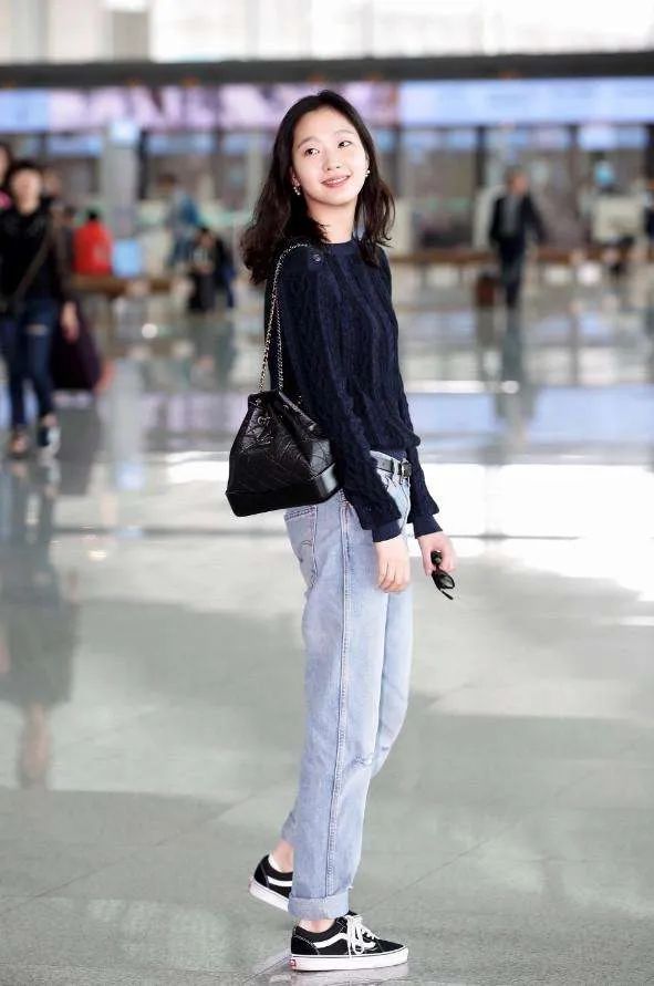 曾因长相被骂到注销账号，这位韩国单眼皮女孩颠覆了我们的审美....