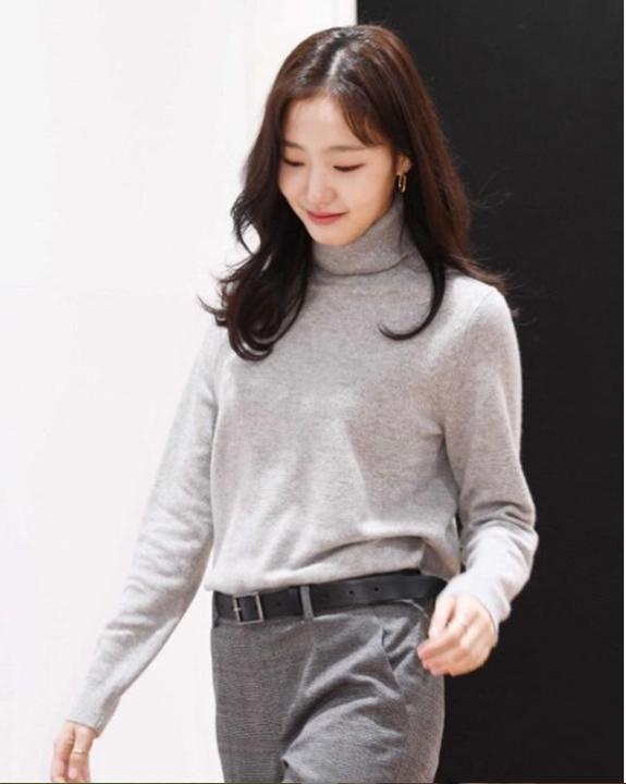 曾因长相被骂到注销账号，这位韩国单眼皮女孩颠覆了我们的审美....