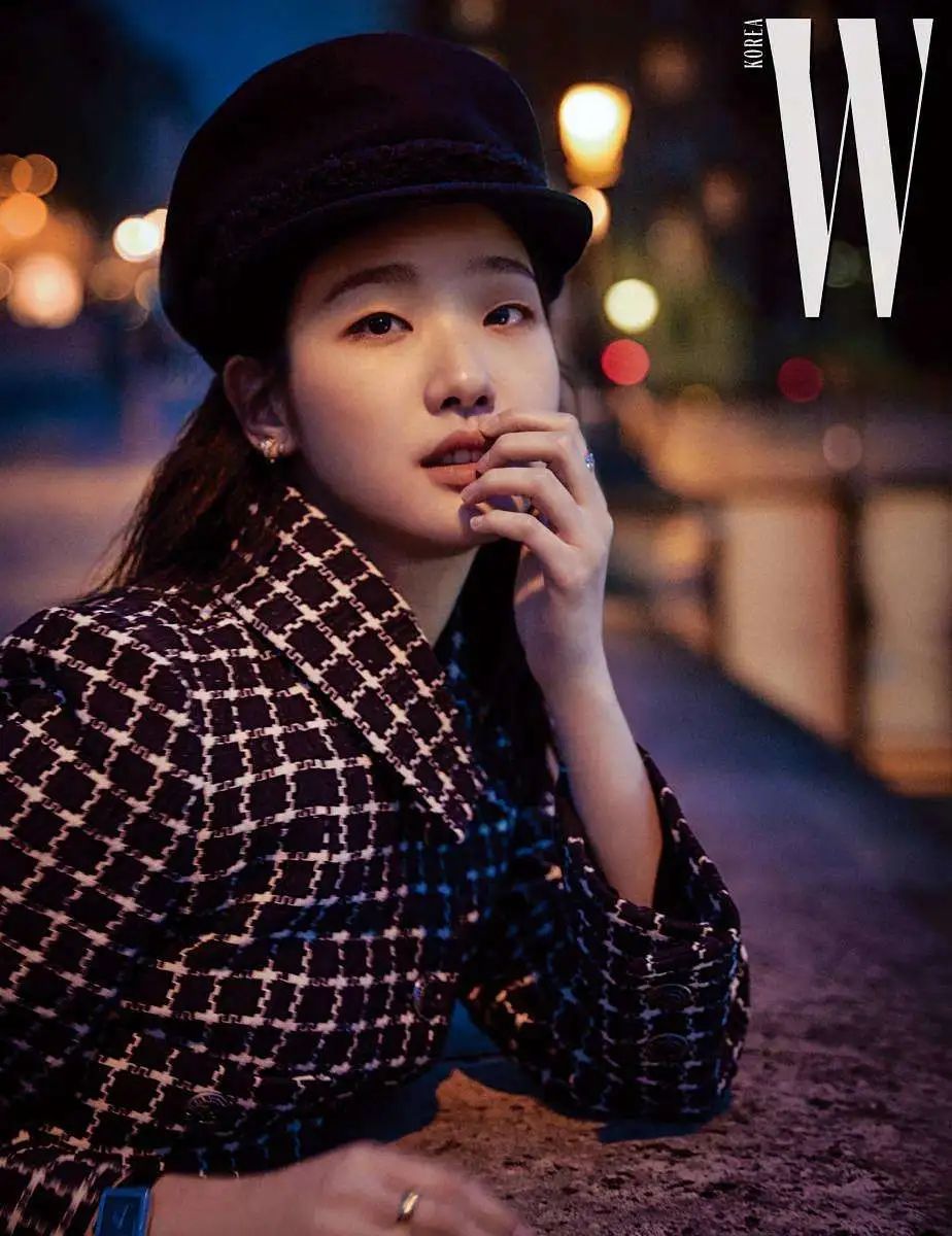 曾因长相被骂到注销账号，这位韩国单眼皮女孩颠覆了我们的审美....