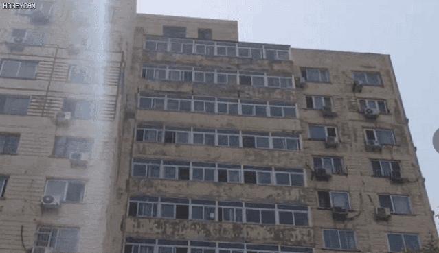 清洁工捡垃圾被割伤,墙体脱落砸伤清洁工老人