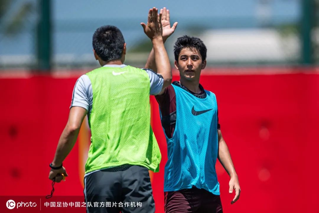 新中国足球队,中国足球队今天的首发