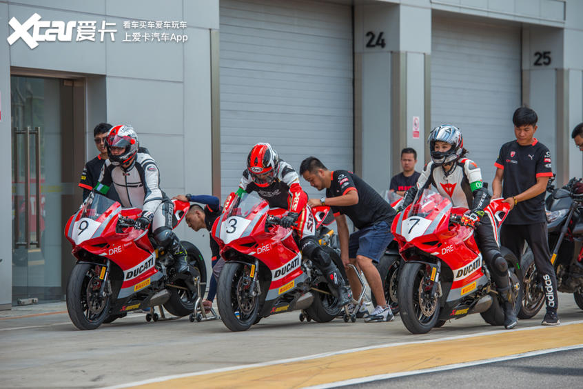 这才是杜卡迪的正确驾驶方法,杜卡迪应该怎么骑才舒服