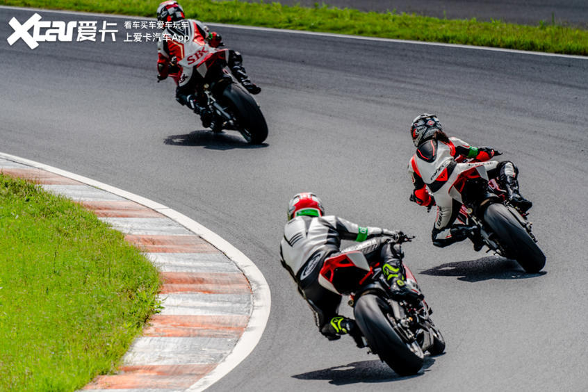 这才是杜卡迪的正确驾驶方法,杜卡迪应该怎么骑才舒服