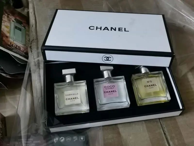 品牌香水网购和实体店哪个便宜,卖大牌香水小样靠谱吗