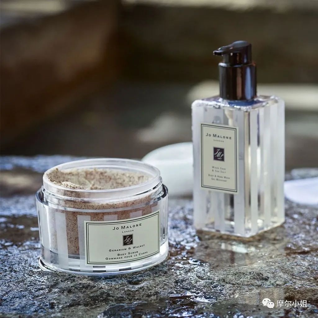 澶忓浼戦棽琛f湇,澶忔棩8浠跺