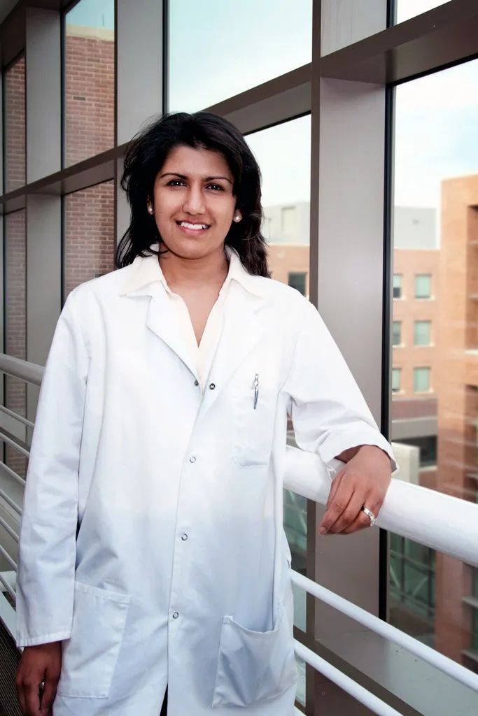 “他们杀了她”：为何乳房假体仍有致死风险