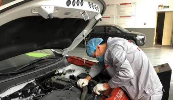 汽车发动机要怎么保养,汽车保养发动机要加什么