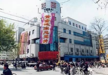 这张照片值钱了！谁都见过！赶紧回家翻