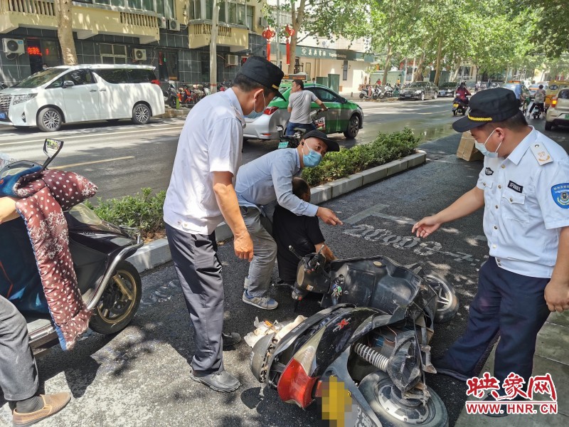 八旬老人被撞倒后遭碾轧不幸身亡,郑州一老人被撞后续