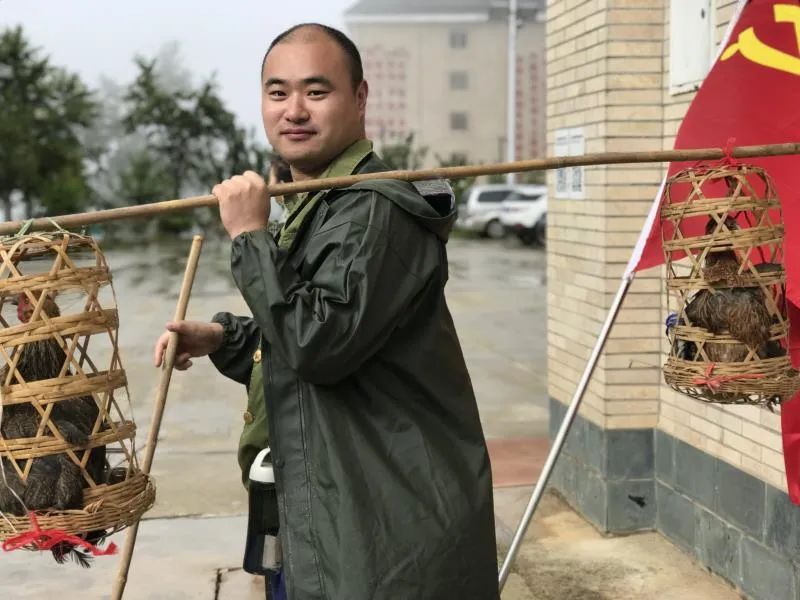 高升：为了不再看到几年没见过父母的孩子眼里透露的酸楚，我一定要履好职、尽好责！|精准扶贫