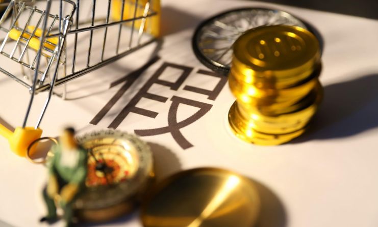 朋友圈画风突变!“黑人朋友”代购乱入?摆地摊卖LV、GUGGI?