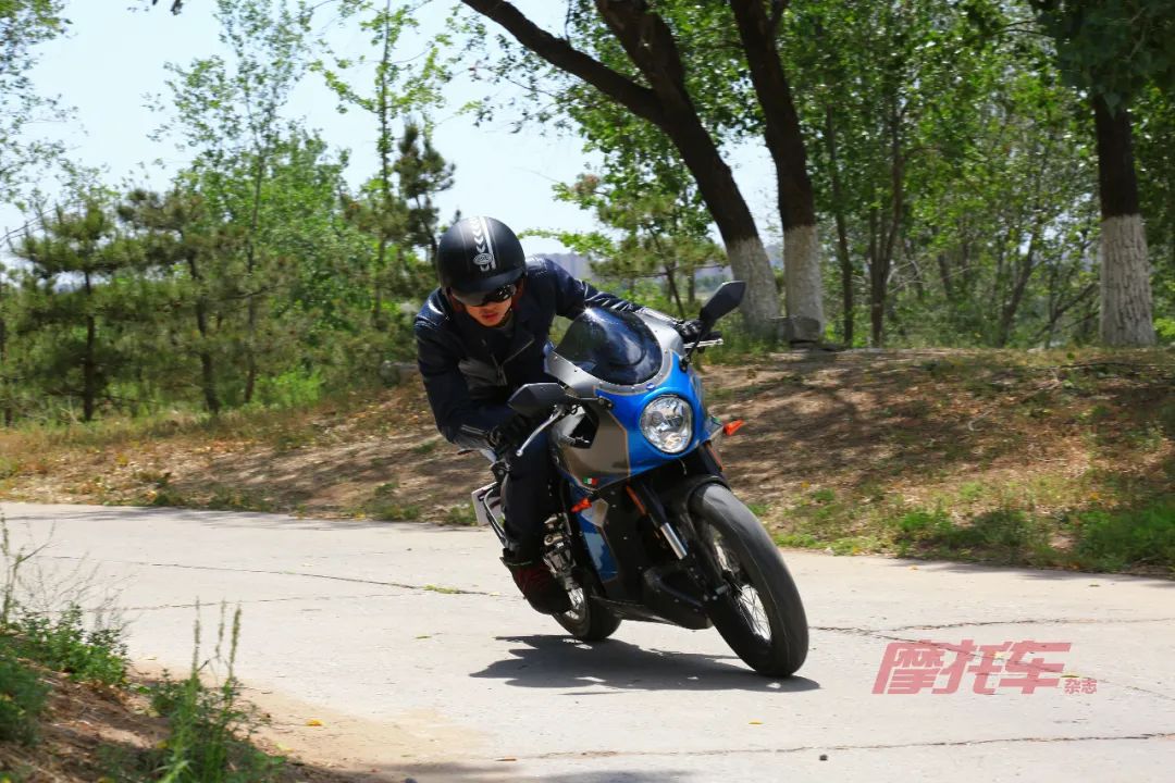 比亚乔liberty150车评,阿普利亚pagani150最帅改装