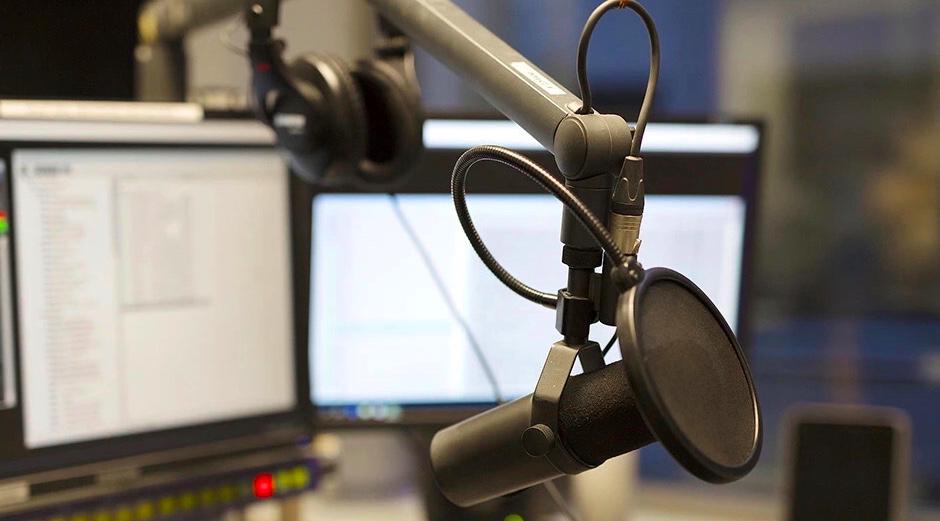 马云和马化腾分别长什么样,马云和马化腾哪个比较早成功