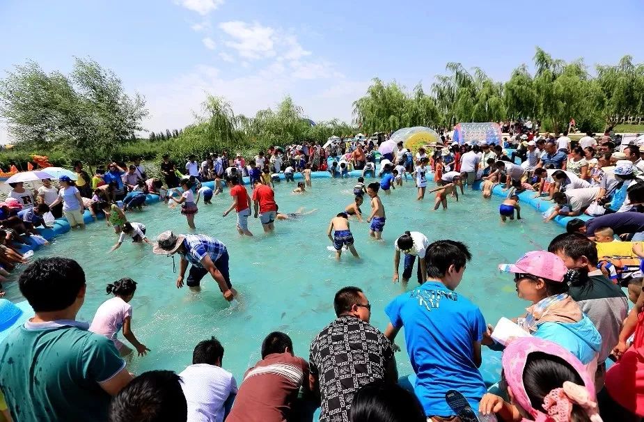 菏泽门票9.9元水上乐园,山东菏泽万象城水上乐园