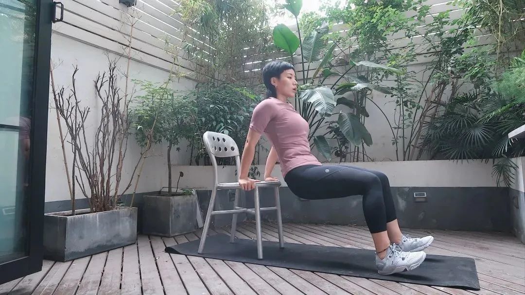 B站网红运动视频|在家练一周瘦5斤,可能吗