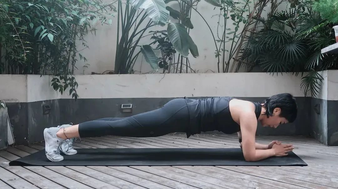 B站网红运动视频|在家练一周瘦5斤,可能吗