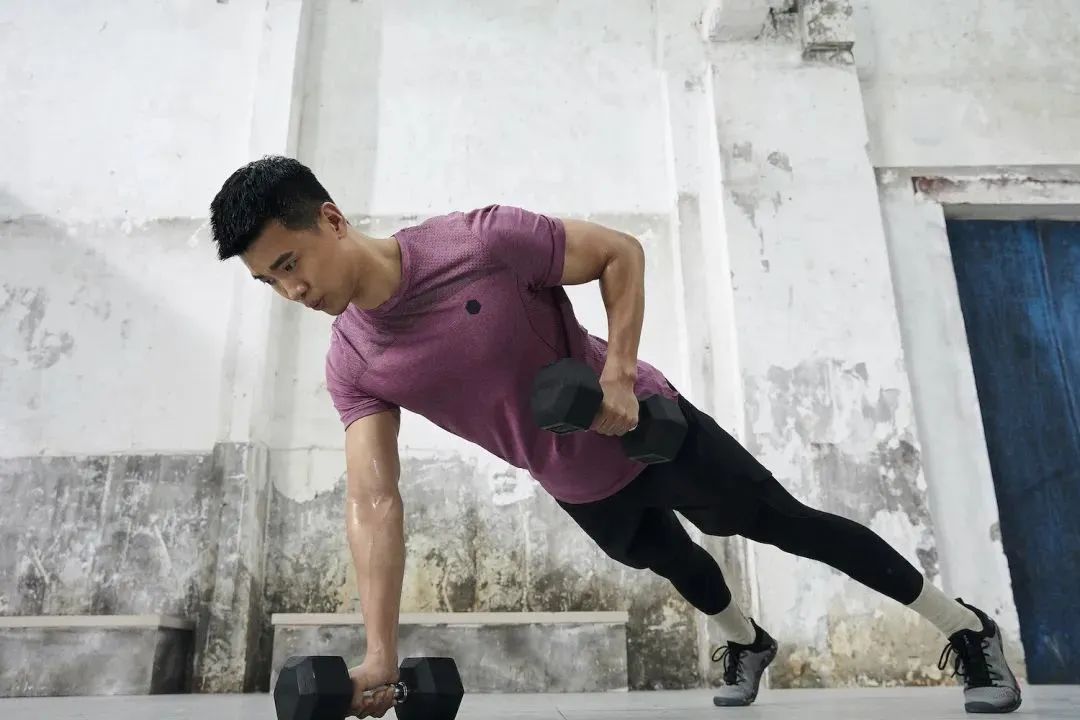 B站网红运动视频|在家练一周瘦5斤,可能吗