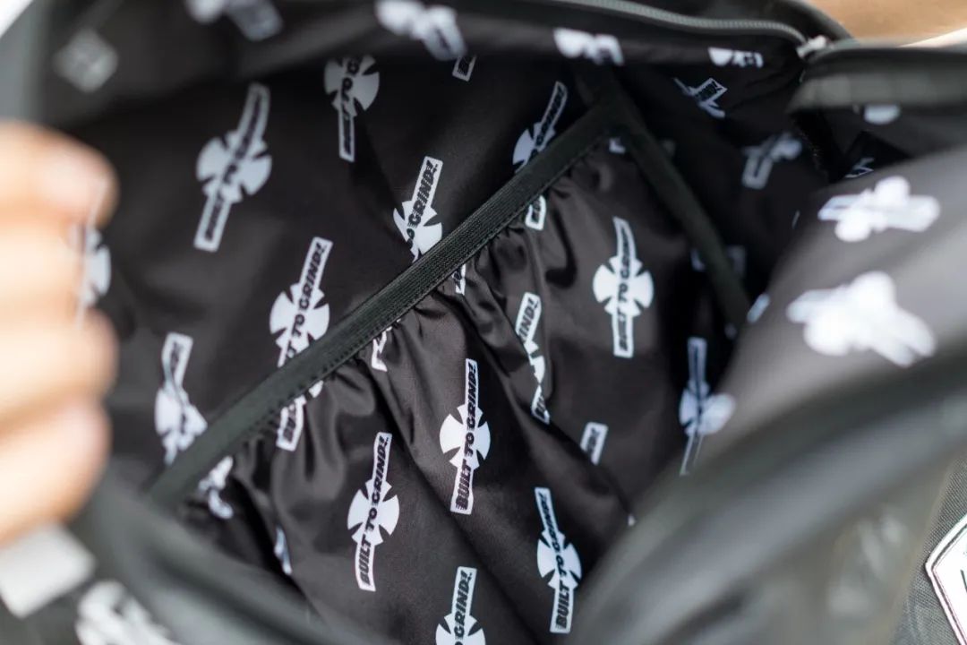 要装就装个够，HerschelXIndependent联名系列包满足