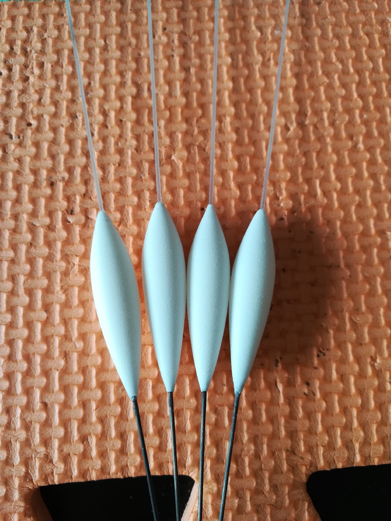 芦苇浮漂和纳米浮漂有什么区别,纳米材质浮漂优缺点