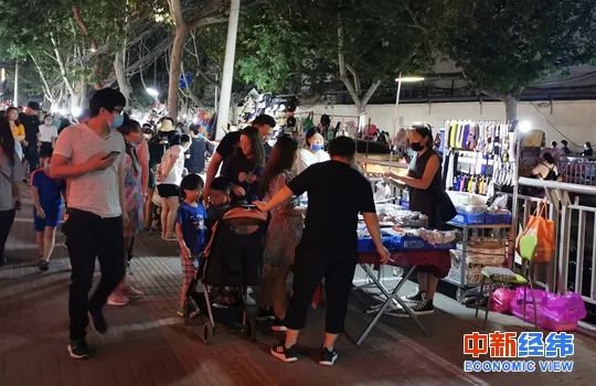 地摊经济一时兴起,地摊经济来了你想摆摊做什么