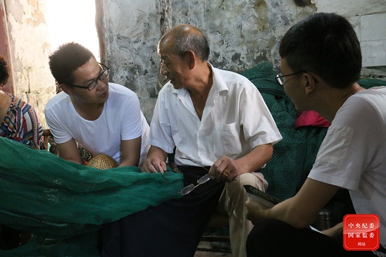 纪委监委“回信了”丨“村支书说，政府已经很久没有发钱到我的低保存折里了……”