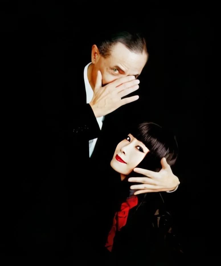 22岁出道，28岁成YSL宠儿，意外逝世13年，她仍是资生堂最爱的第一美人...