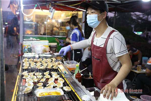夜市一晚挣2000,一夜摆摊挣五六百块钱