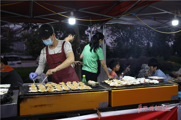 夜市一晚挣2000,一夜摆摊挣五六百块钱