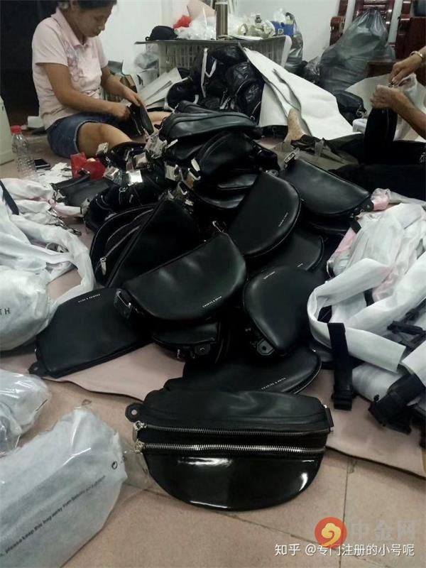 没人知道你穿的衣服是真是假,有人穿假鞋上街吗