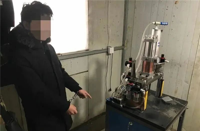 快递小哥收到了一封神秘包裹,外卖小哥接到神秘订单完整版