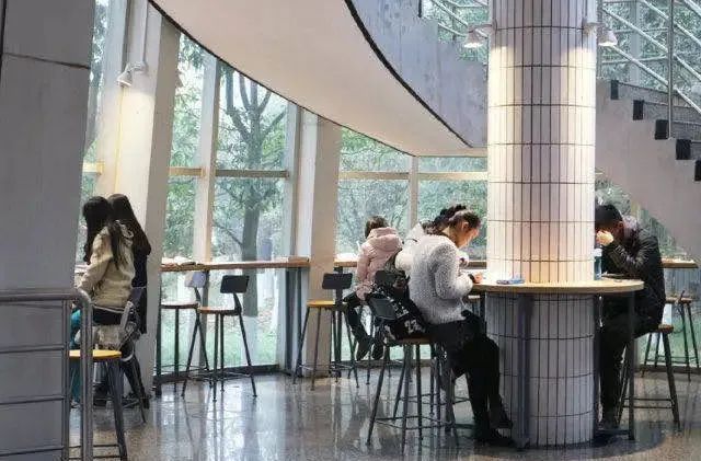 成都大学与哪所大学实力相当,成都大学是什么级别的大学