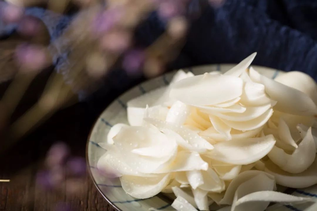 喉咙干痒咳嗽吃梨有效果吗,咳嗽有痰喉咙痒最快的方法润肺