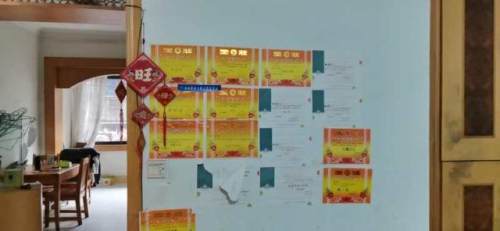 13岁男孩坠亡留遗书,学生校内坠亡生前留有两封遗书