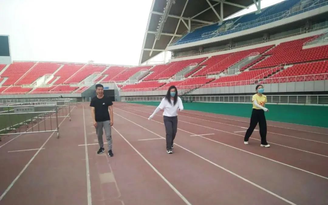 动起来体育俱乐部,潍坊奥体中心体育场